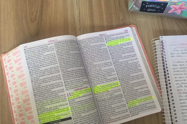 Como Estudar a Bíblia Sozinho