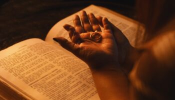 Como Orar e Pedir a Deus para Restaurar um Casamento?