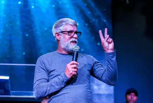 Qual a Idade do Pastor Cláudio Duarte